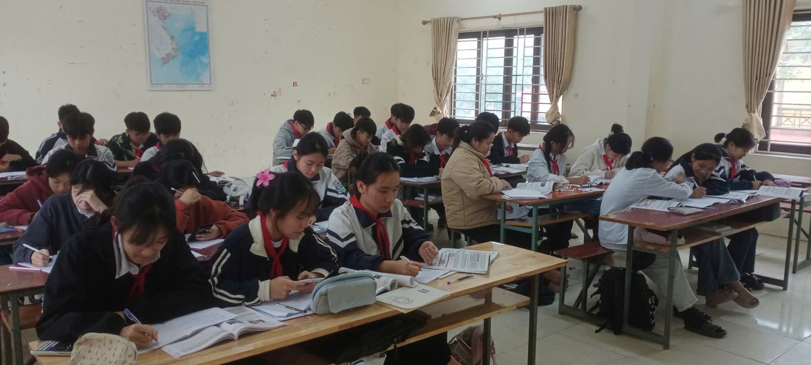 <a href='https://c2nhattanhht.hungyen.edu.vn/tin-tuc/truong-thcs-nhat-tan-nhieu-bien-phap-nang-cao-chat-luong-giao-duc-toan-dien.html'>Trường THCS Nhật Tân: Nhiều biện pháp nâng cao chất lượng giáo dục toàn diện</a>